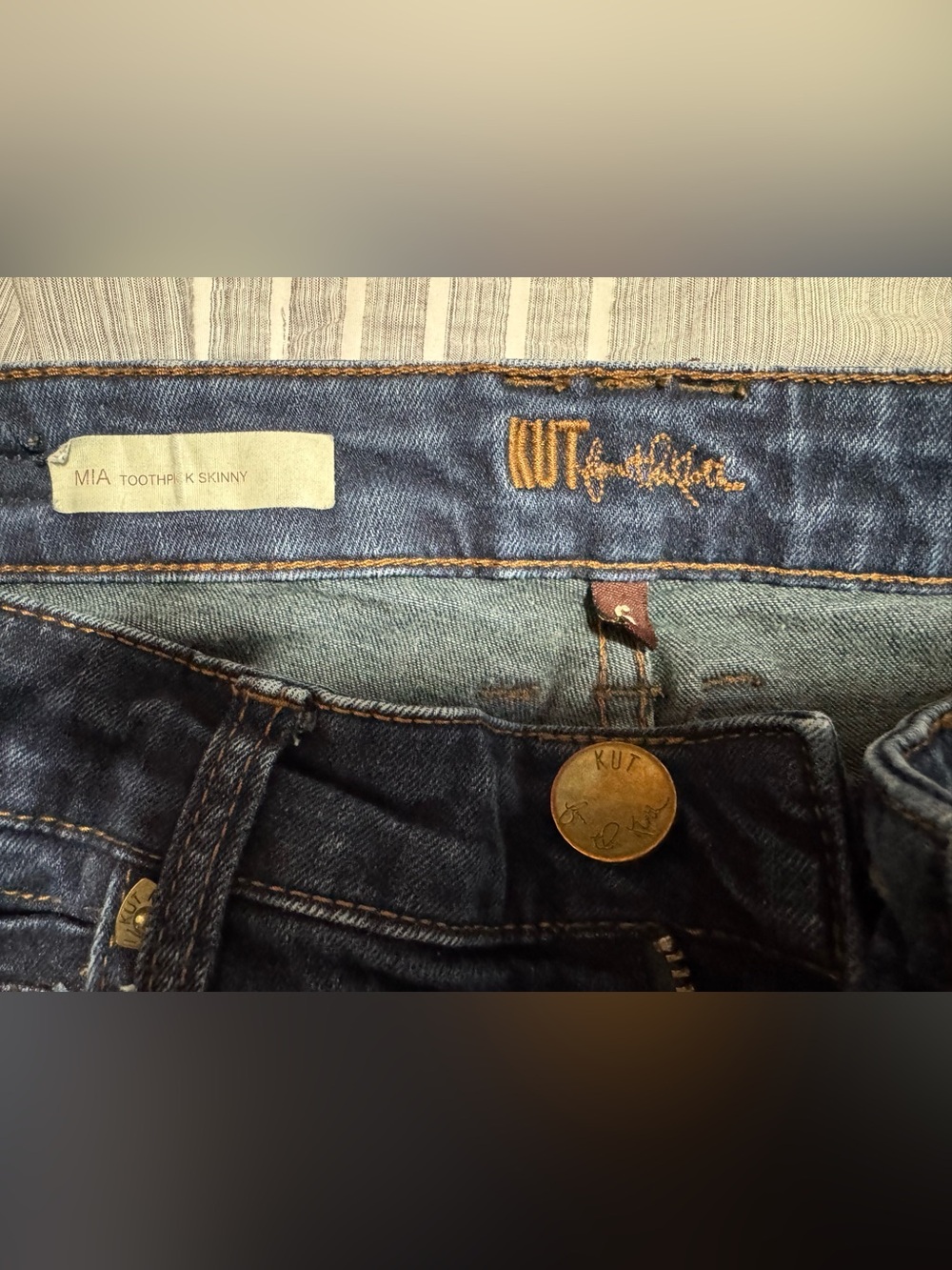 Kut from the Kloth Women’s Dark Blue Skinny Jeans with Contrast Topstitching